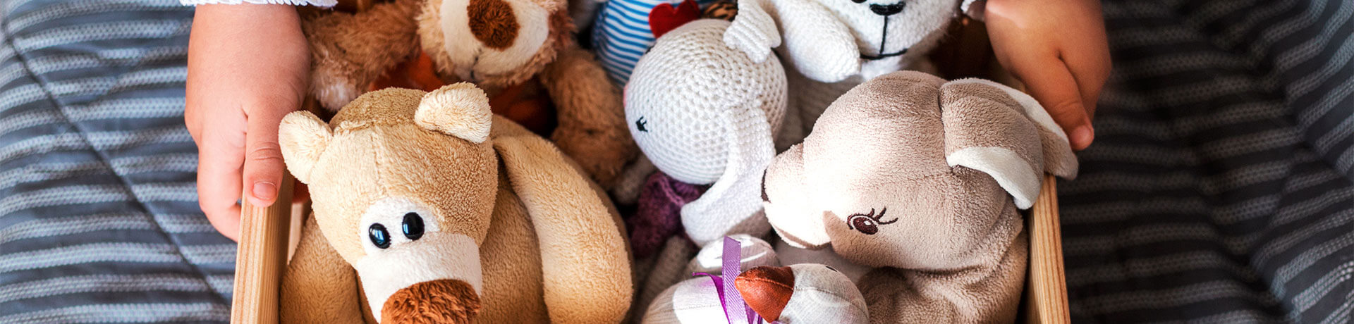 Sachen im Kinderzimmer aufräumen bietet Haushaltshilfe Hamburg-Winterhude